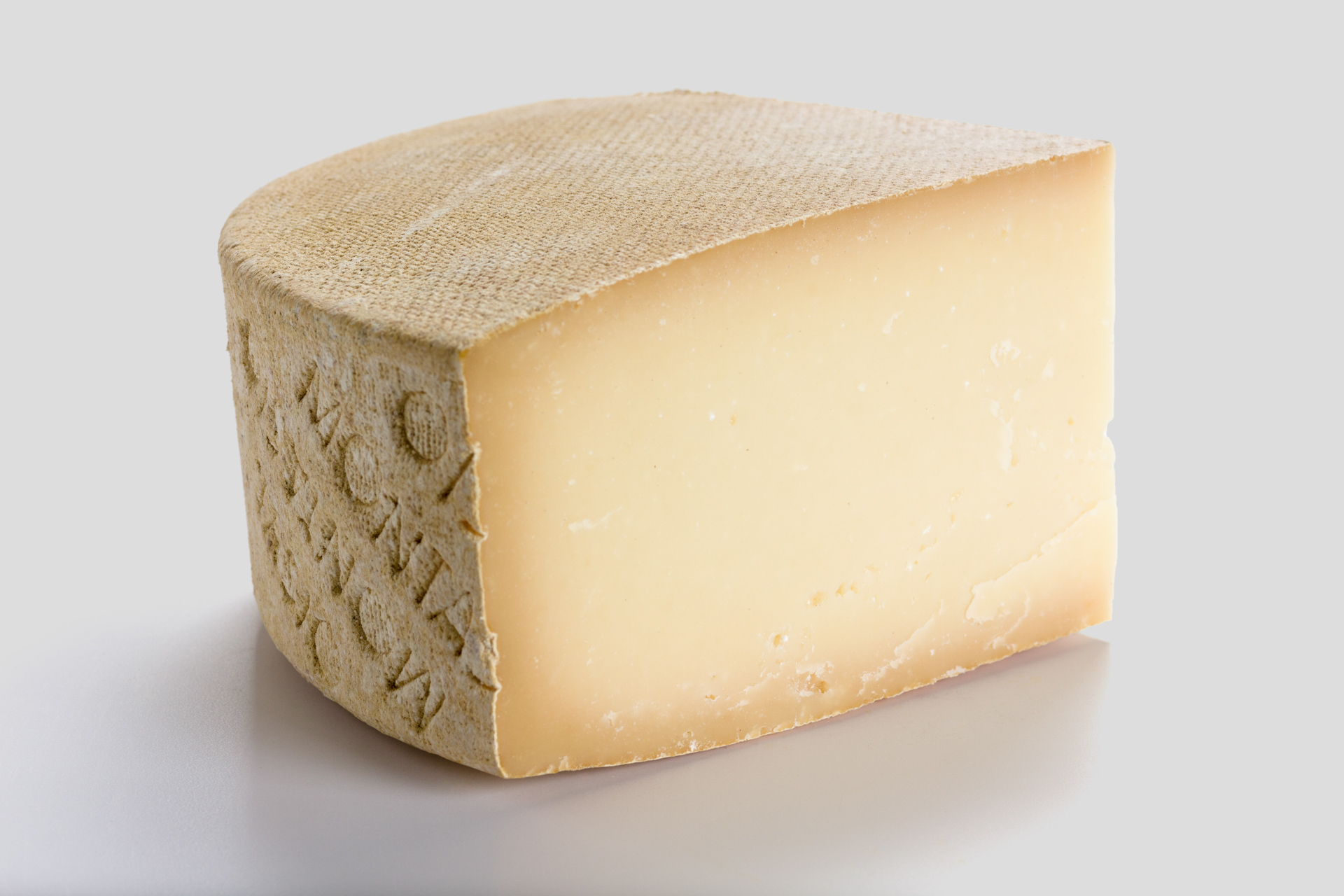 Montasio_HG_grau-64935620d1147613f Montasio