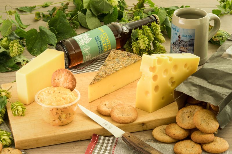 Wiesnbox Oktoberfest 2026 mit bedrucktem Bierkrug